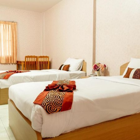 Pn Gold Resort Bang Saen Bagian luar foto