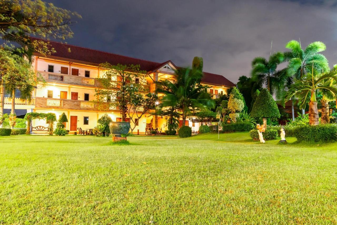Pn Gold Resort Bang Saen Bagian luar foto