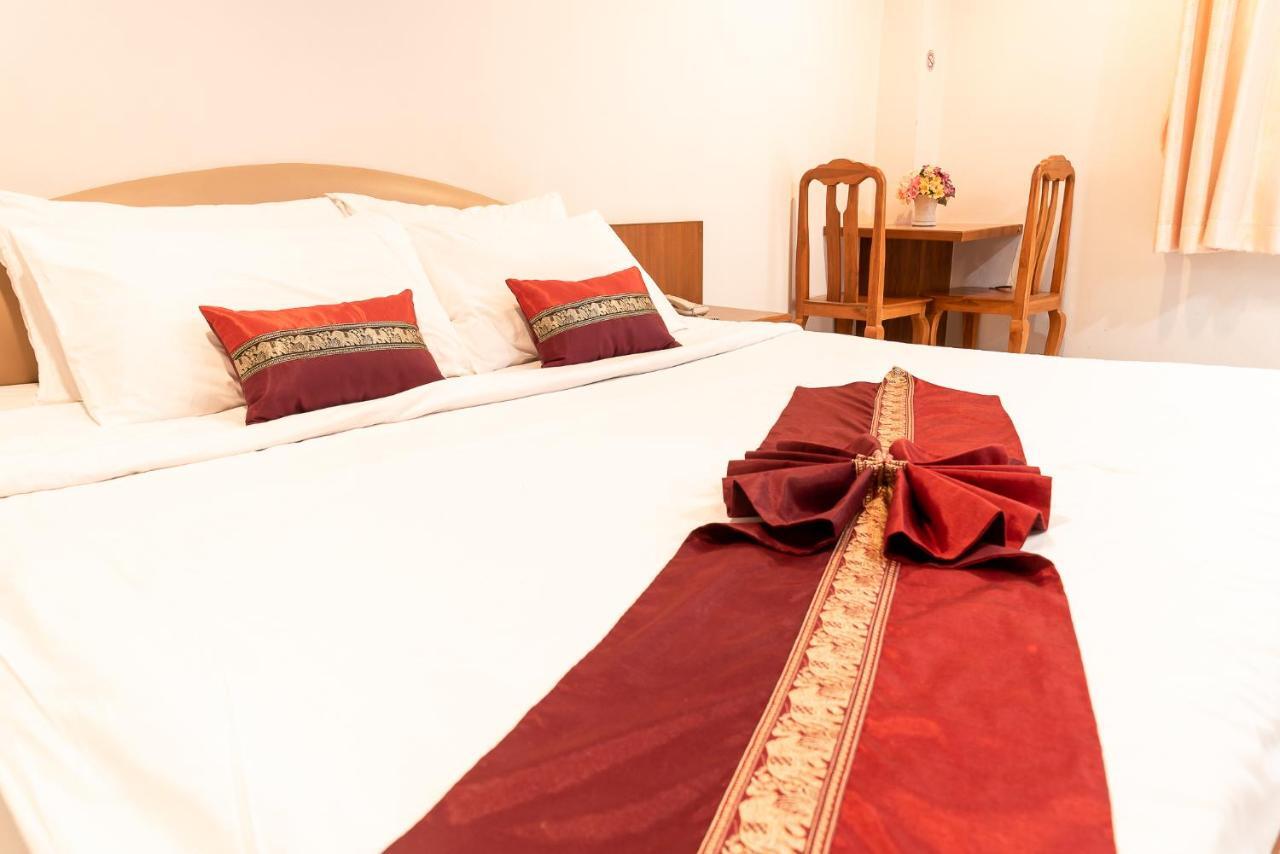 Pn Gold Resort Bang Saen Bagian luar foto