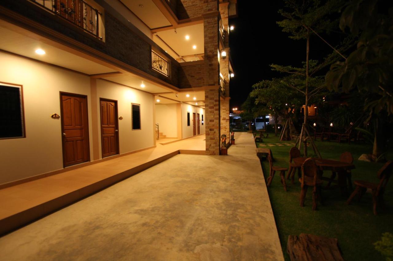 Pn Gold Resort Bang Saen Bagian luar foto