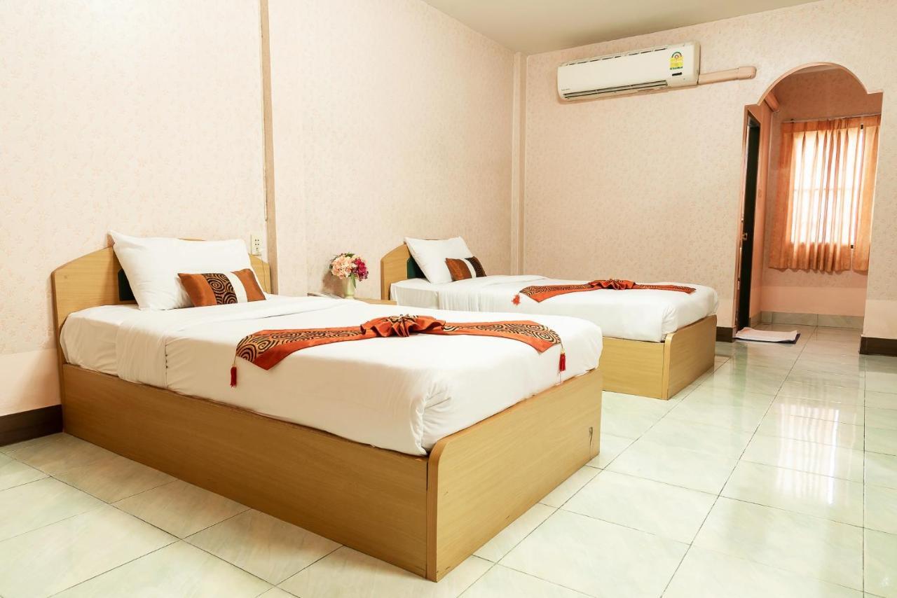 Pn Gold Resort Bang Saen Bagian luar foto