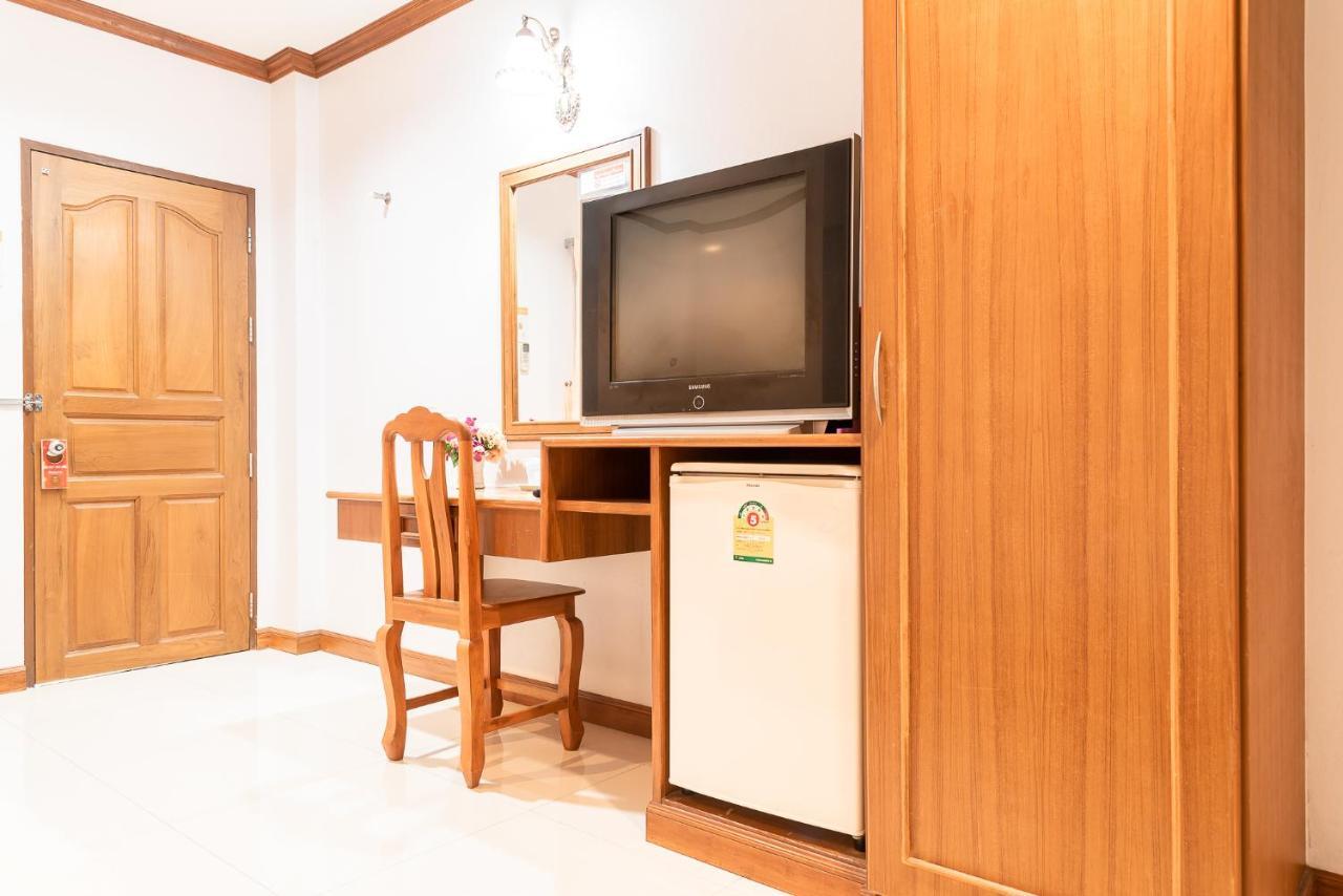 Pn Gold Resort Bang Saen Bagian luar foto