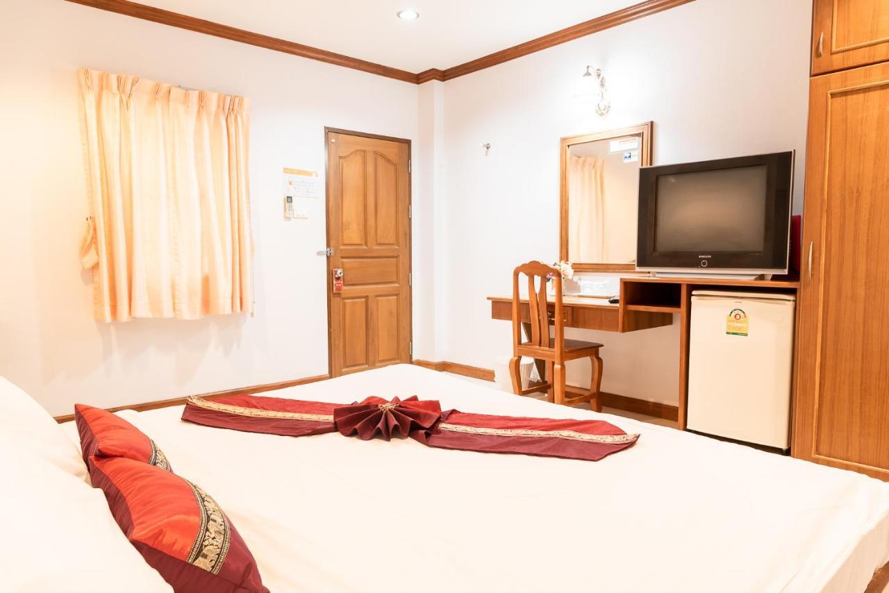 Pn Gold Resort Bang Saen Bagian luar foto