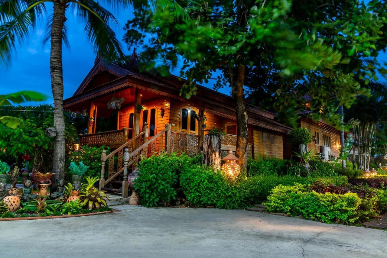 Pn Gold Resort Bang Saen Bagian luar foto
