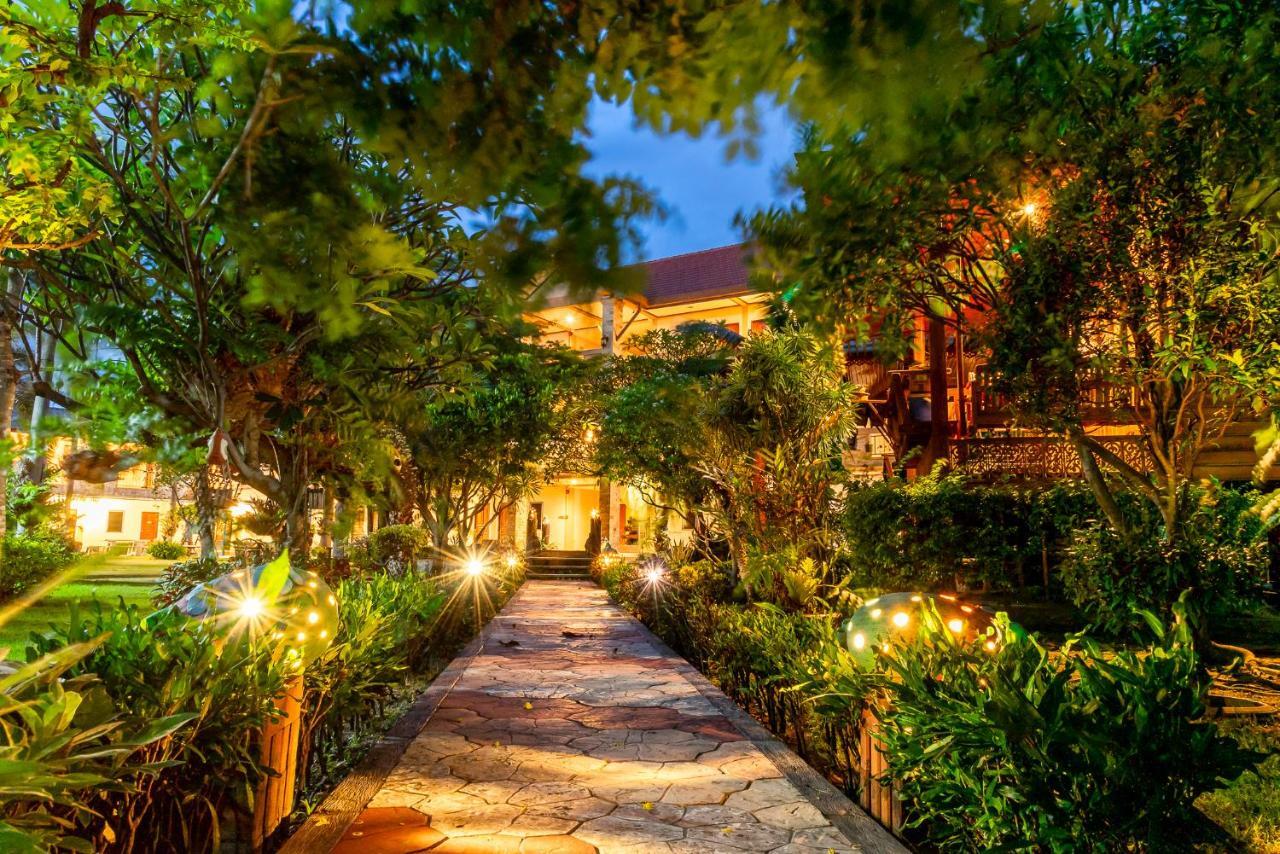 Pn Gold Resort Bang Saen Bagian luar foto