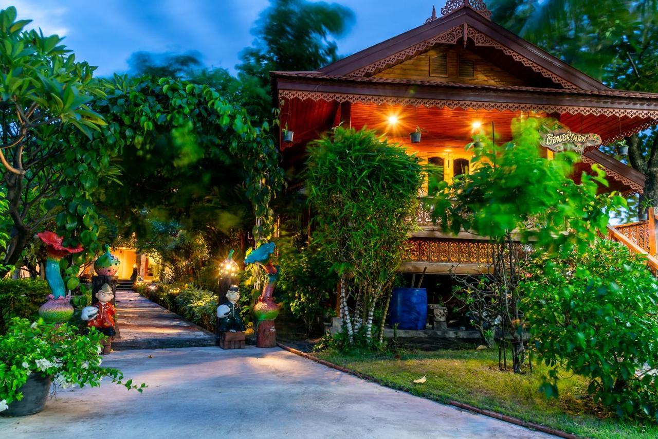 Pn Gold Resort Bang Saen Bagian luar foto