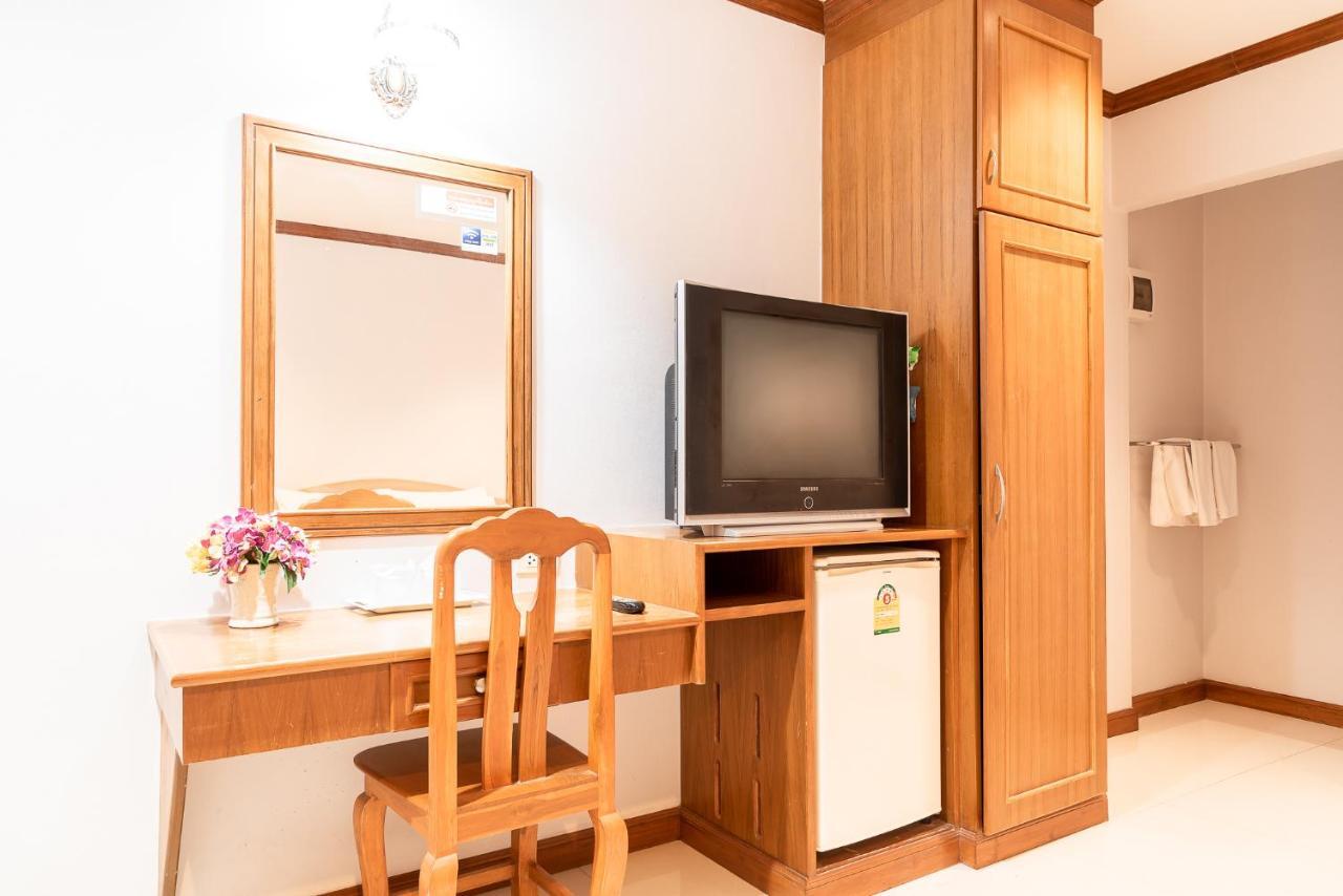 Pn Gold Resort Bang Saen Bagian luar foto