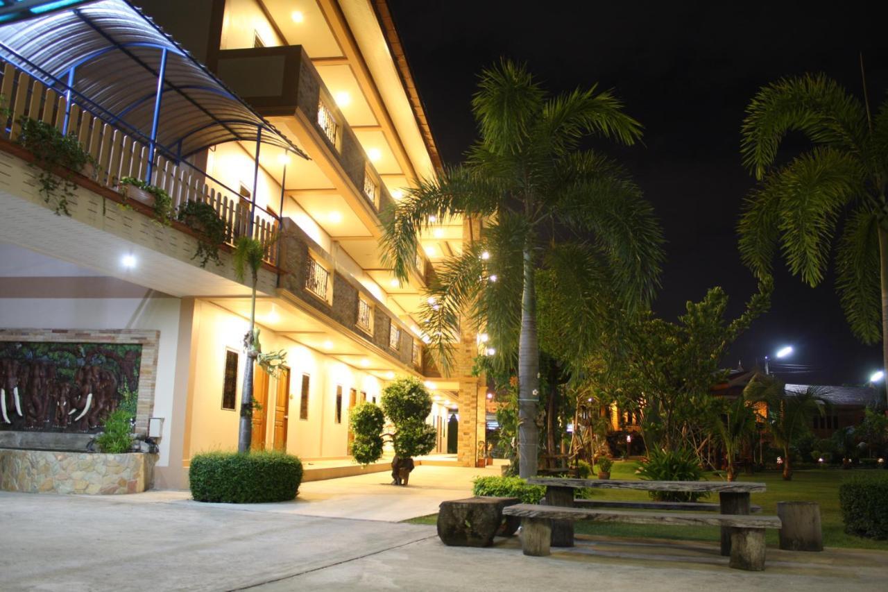 Pn Gold Resort Bang Saen Bagian luar foto