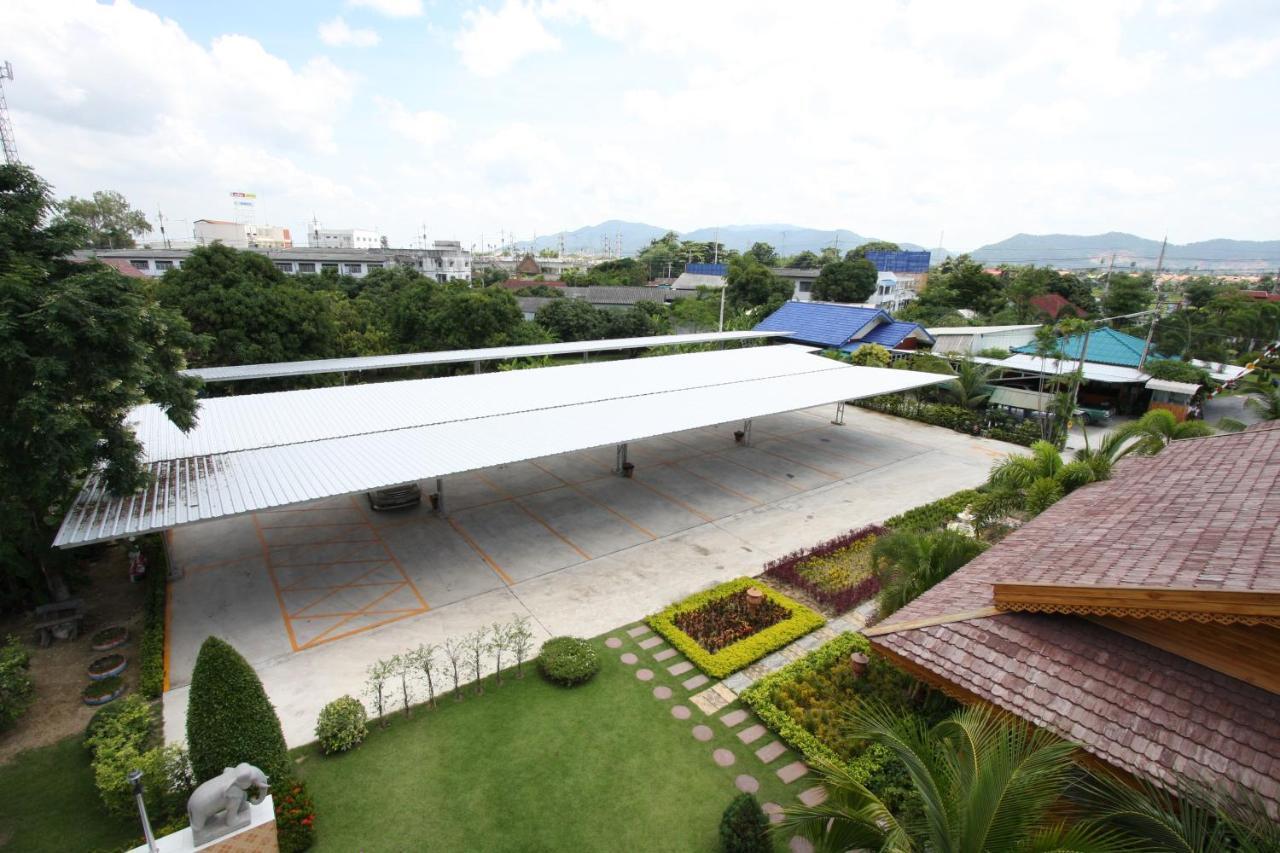 Pn Gold Resort Bang Saen Bagian luar foto
