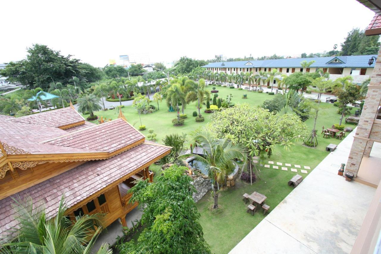Pn Gold Resort Bang Saen Bagian luar foto