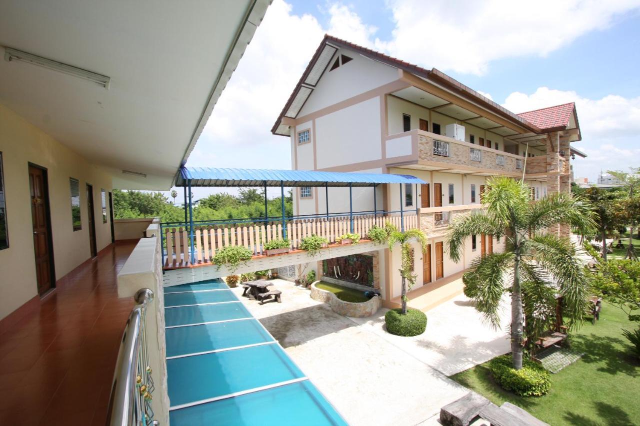 Pn Gold Resort Bang Saen Bagian luar foto