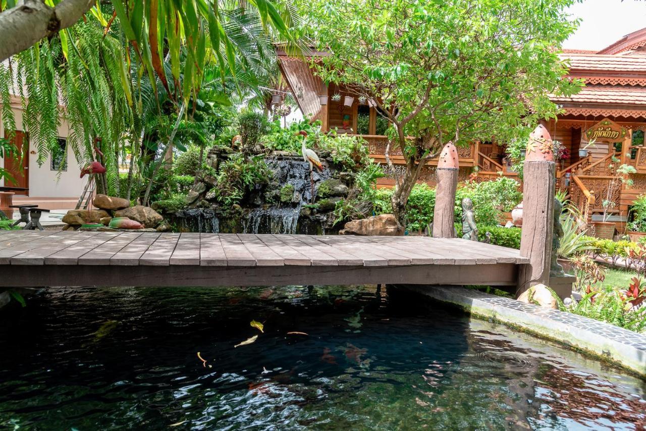 Pn Gold Resort Bang Saen Bagian luar foto