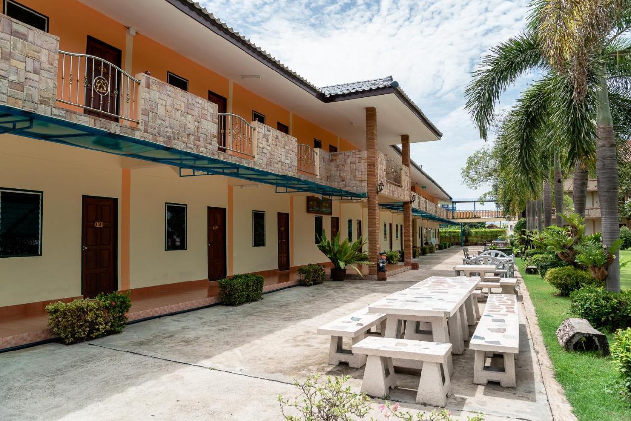 Pn Gold Resort Bang Saen Bagian luar foto