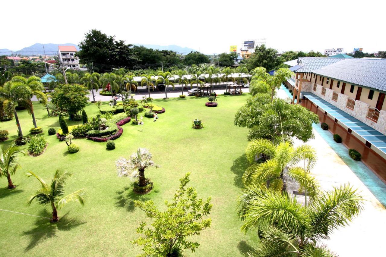 Pn Gold Resort Bang Saen Bagian luar foto